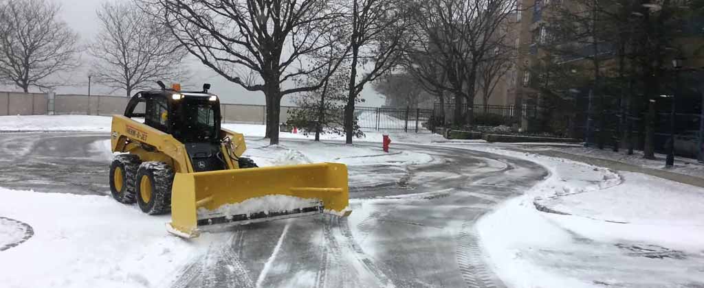 maple-leaf-lawn-maintenance-snow-plow-Kitchener-waterloo